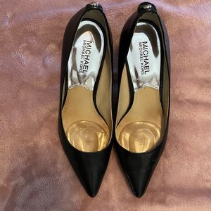 SOLD!Merc.Michael Kors pumps size 7.